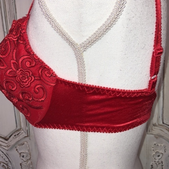Partners Intimates Red and Black Underwire Lightly Padded Bra Size 36 C - Picture 4 of 9